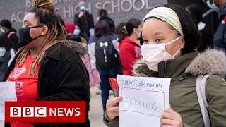 Why US students are staging walkouts over Covid masks - BBC News