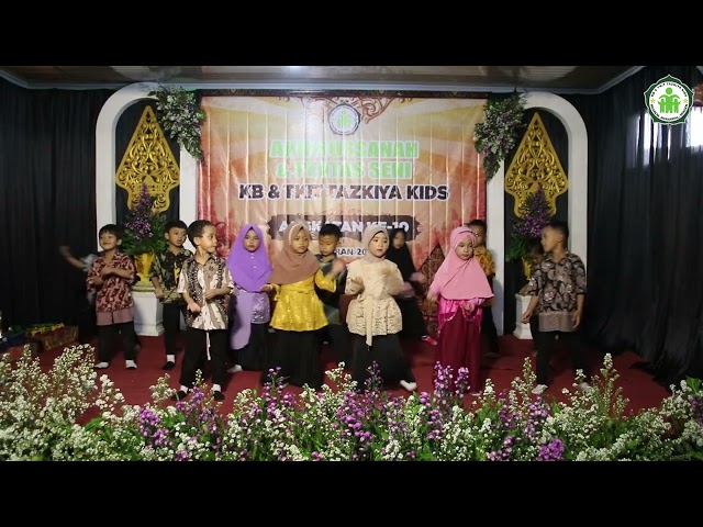 PENAMPILAN MENYANYI BERSAMA KELAS TK A2 | AKHIRUSSANAH KB u0026 TKIT TAZKIYA KIDS 2022 class=