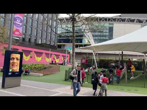 Sunny Afternoon Walk through Busy Wembley Outlet /London walking(4K)/ London CityWalkingTour