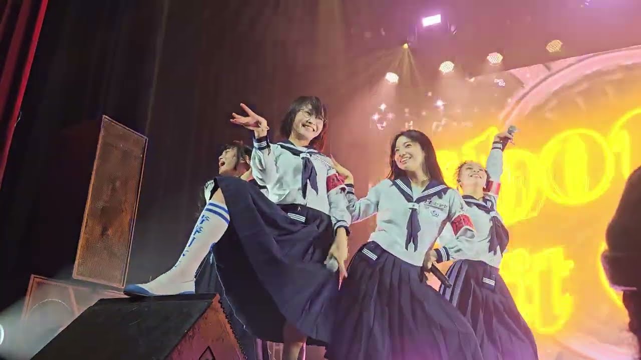 ATARASHII GAKKO! (新しい学校のリーダーズ) 'Maji Yoroshiku' Fancam @ World Tour Pt. II in SF | 240929