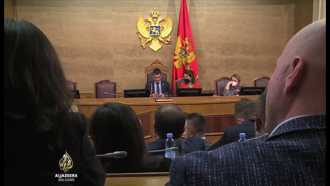 مصير حكومة الجبل الأسود بين البقاء والزوال: الجبهة الديمقراطية تسعى لإعادة الإعمار وإزاحة الحزب الاشتراكي الديمقراطي