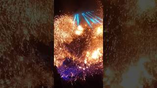 Incredible molten firework display in China 🎆