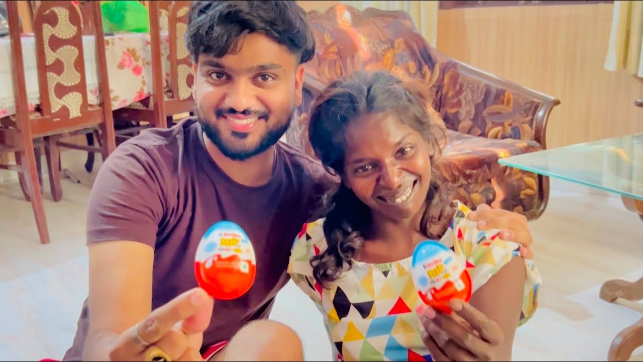 Dekho kya nikla hmare kinder joy se 😍😍 raju didi and parnaj randhawa vlogs