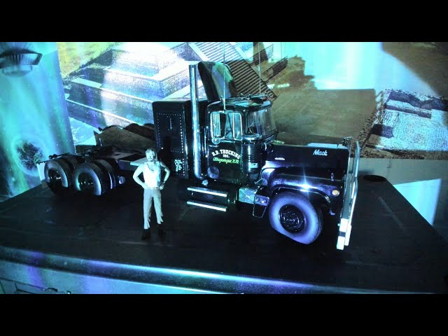 MACK RL700L ROAD KINGS 1974 1:18 - YouTube