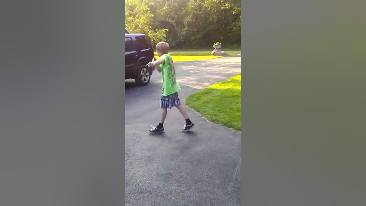 Kid goes crazy dancing to rappers delight