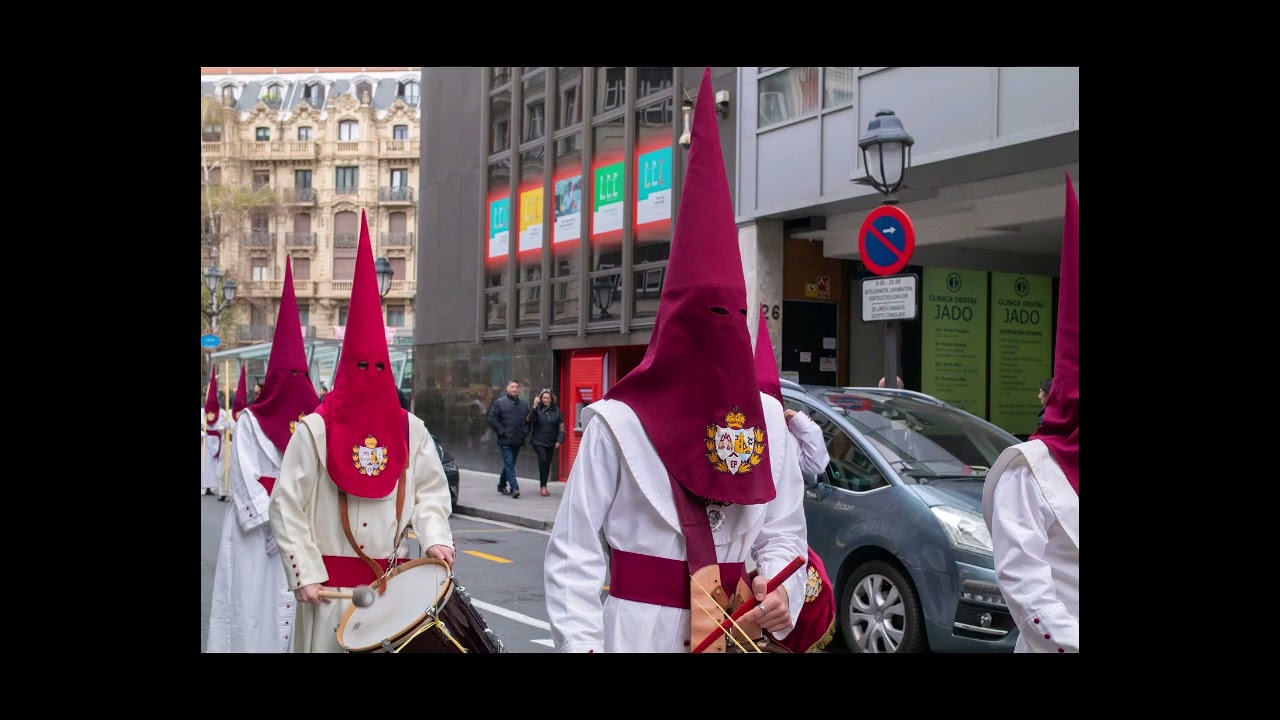 Cofradía Madre de Dios de las Escuelas Pías (Escolapios) de Bilbao durante la Semana Santa de 2023