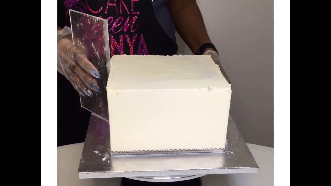 How To Use CakeSafe's Acrylic Disks for Smooth Buttercream or