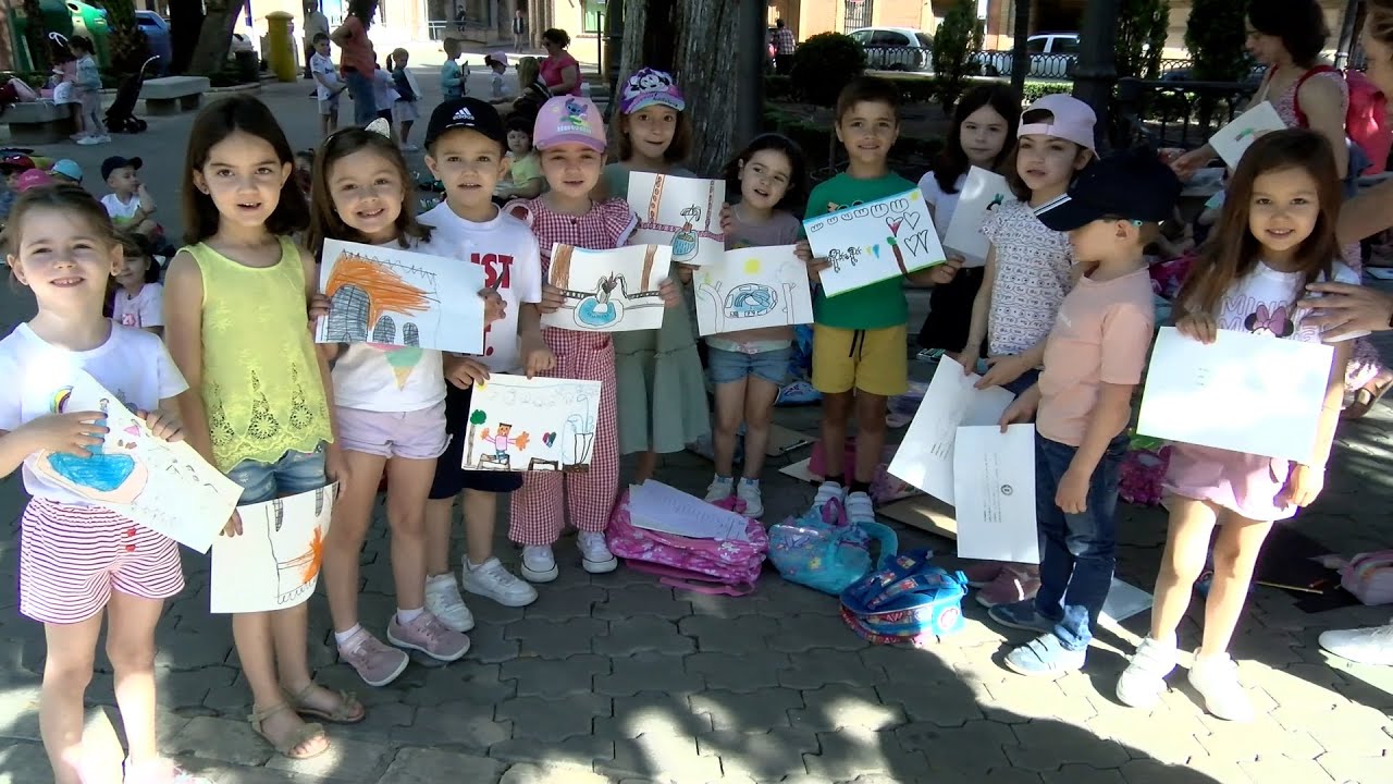 Las calles de Daimiel se llenan de niños en la 44 edición del Certamen de Dibujo Juan D’Opazo