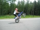 画像: girl doing wheelie on ttr125 www.youtube.com