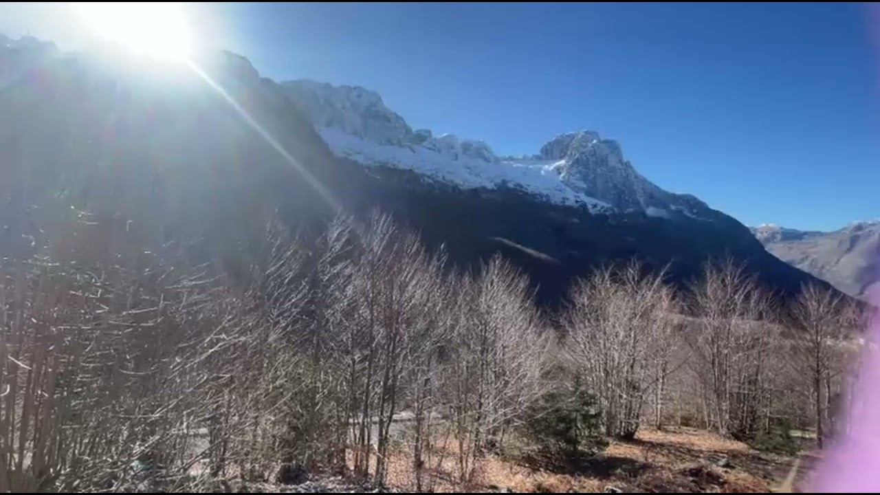 Te Kroi Pertej ne Zalle - Kendoi Mari- AI Mastered