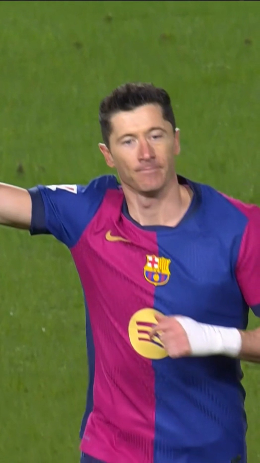 LEWANDOWSKI gets one ?