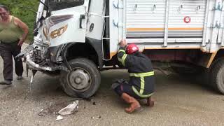 Kastamonuda Iki Kamyon Kafa Kafaya Çarpıştı