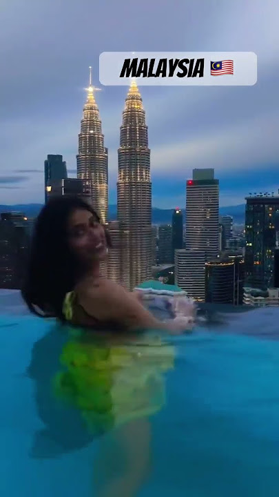 Me in Malaysia 🇲🇾 #viralvideo #malaysia #travel #viralvideo #viralreels #explore #love #explorer