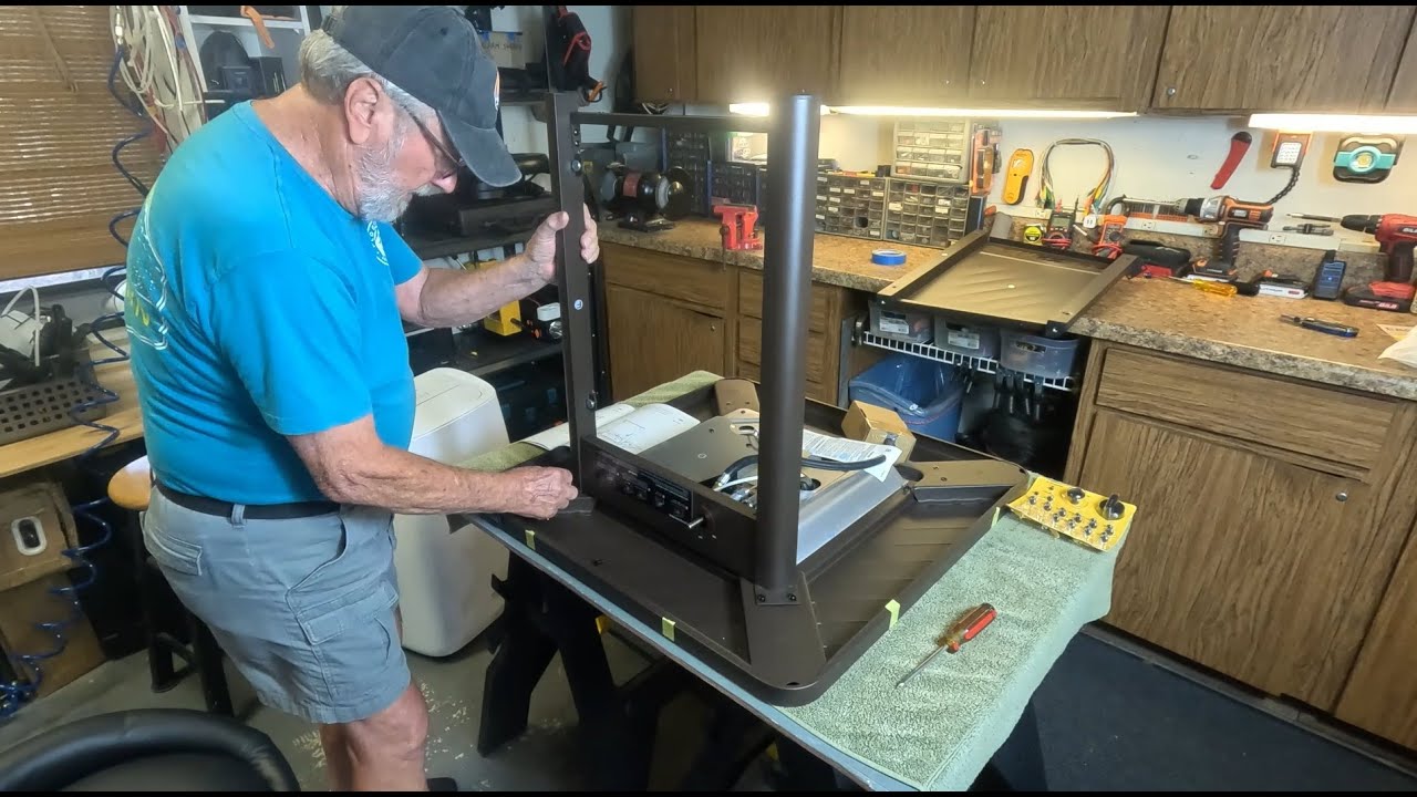 Пропановый костровый стол East Oak 52000 БТЕ отлично подходит для использования на открытом воздухе