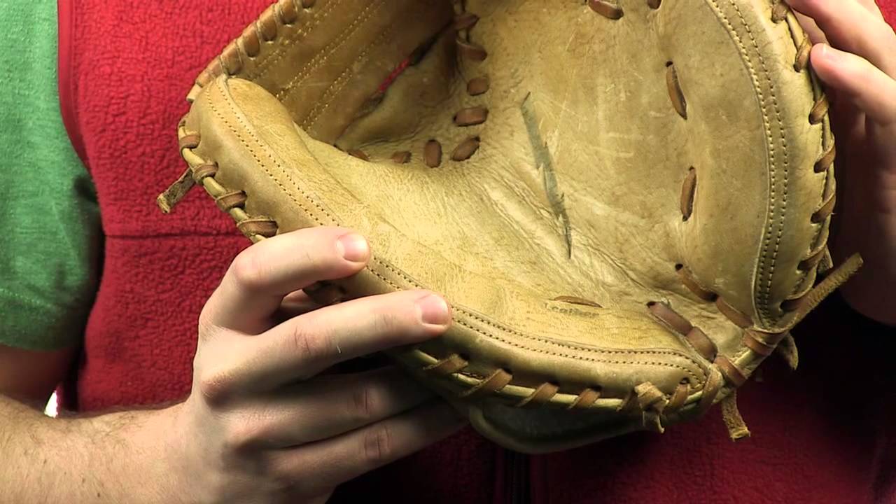 Roy Hobbs Game Ready Series: RHGR3000 Youth Catchers Mitt