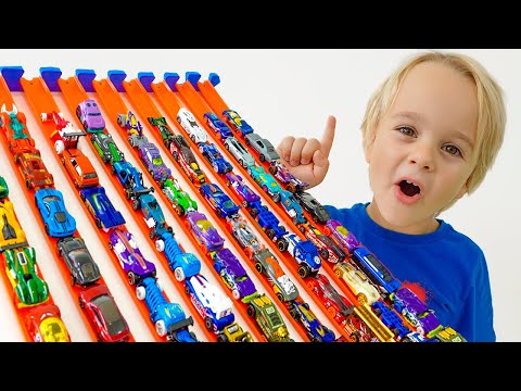 Chris and Niki play with Hot Wheels Racer Verse toy cars