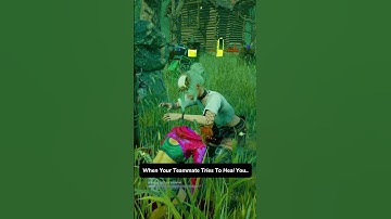 DBD WHEN YOUR TEAMMATE TRIES TO HEAL YOU | #DBD #DEADBYDAYLIGHT #DBDMEMES #SHORTS