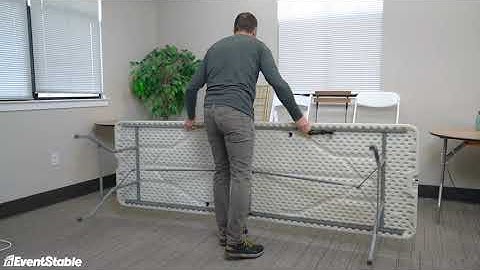 EventStable TitanPRO Plastic Bi-Folding Table - 8