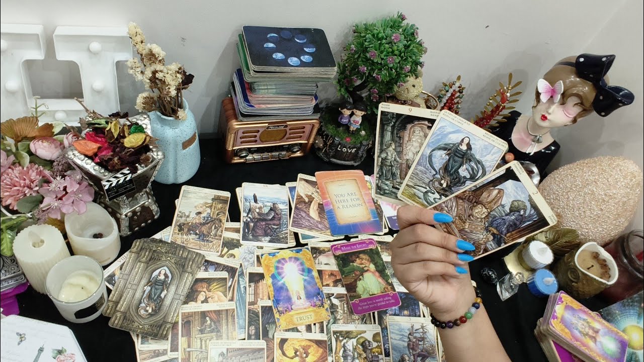 يشتهيك هيموت عليك ونفسه ترجع لحضنه🥲 مشغول يفكر بك💞يراقبك وذكرياتكم تطارده🫶نواياه مشاعره خطواته💚بحرفه