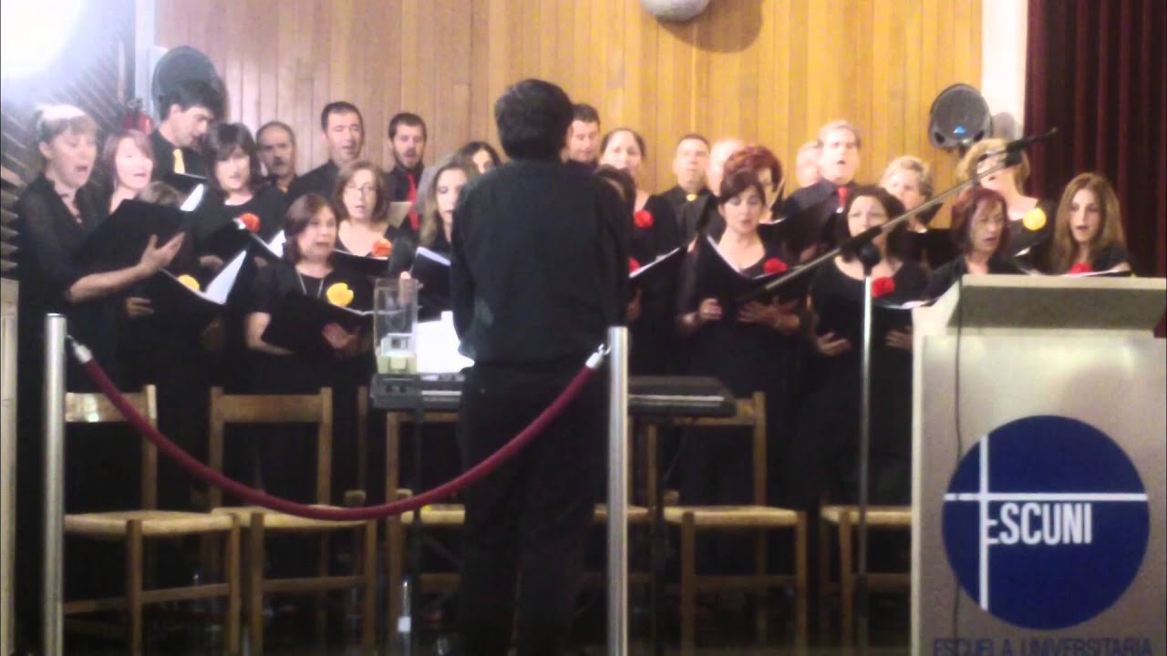 Himno a la Virgen de la Almudena - Coral Santiago Apostol