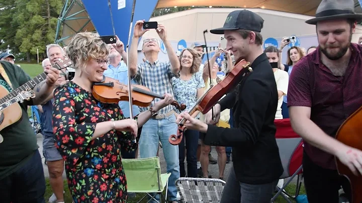 Roanoke - Smokin' Bluegrass Fiddling by Laura Orsh...