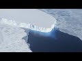 Под Антарктидой растет огромная полость. Ученые обнаружили под ледником Антарктиды гигантскую дыру.