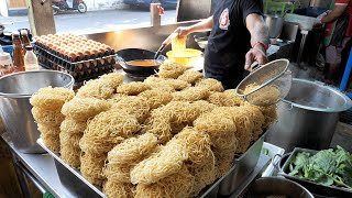 บะหมี่ข้างถนนมิชลินเพียง $1 และร้านบะหมี่ที่พลุกพล่านที่สุดโดยมาสเตอร์เชฟ | อาหารข้างทางของเมืองไทย