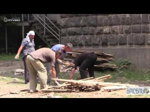 მუსიკალური სკოლის ტერიტორიაზე არსებულ სკვერს რეაბილიტაცია უტარდება(1)