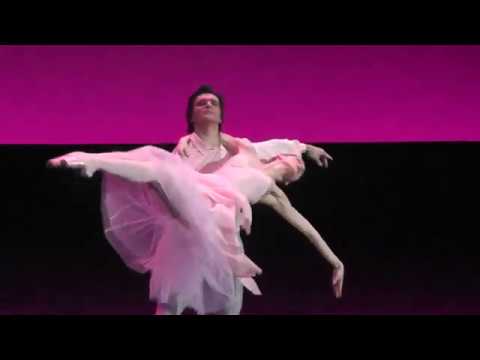 Video: Natalia Balaxnicheva - Kreml Balet Teatrının balerinası