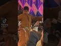 اجعل أحزانك نغمات للرقص