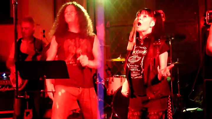 The Heavy Metal Kids 'She's No Angel' 31.8.13 clip...
