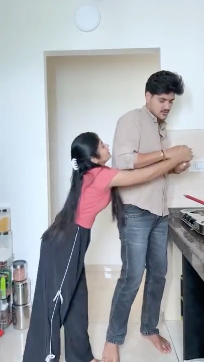 Bhai ko maar dala😱🥶|| brother-sister love || tiyaa || shubham #trending #foryou #youtube