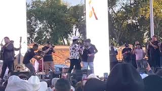 Luis R. Conriquez y Alex Guerra (Legado 7) en vivo en concerto Sacramento “De Periódico un Gallito”