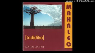 Miniatura de vídeo de "01 Tadidiko Ry Zalahy - Dama Mahaleo"