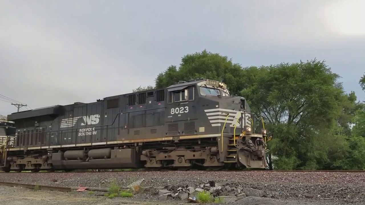 NS 369 and 61E at Dunlap, Indiana. - YouTube