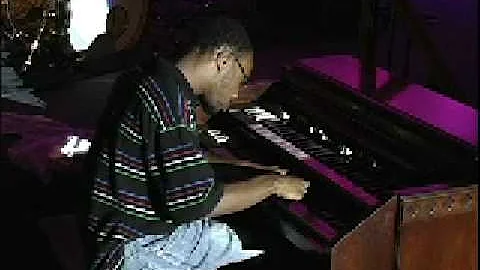 Eugene Reid performs "It is well" JAM SESSION MUSI...