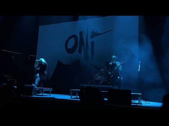 ONI - Silhouette (Live @ FirstOntario Centre 2023) class=