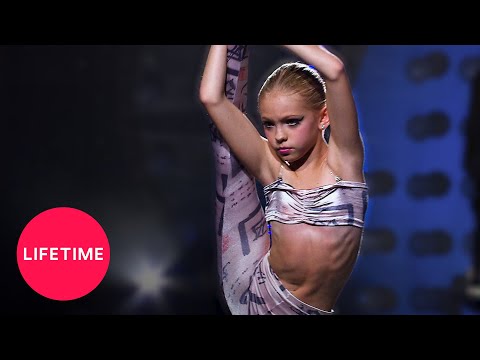 AUDC: Jordyn INJURES HERSELF in the Flexibility Challenge (Season 1 Flashback) | Lifetime