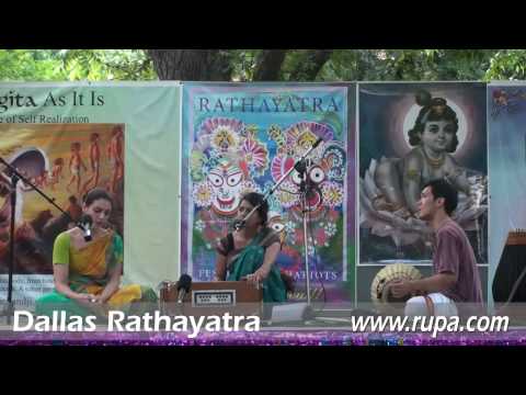 Rathayatra 2010 - Gopi Gita dasi &amp; Kalindi dasi - Chaitanya Bhajan - 11/14