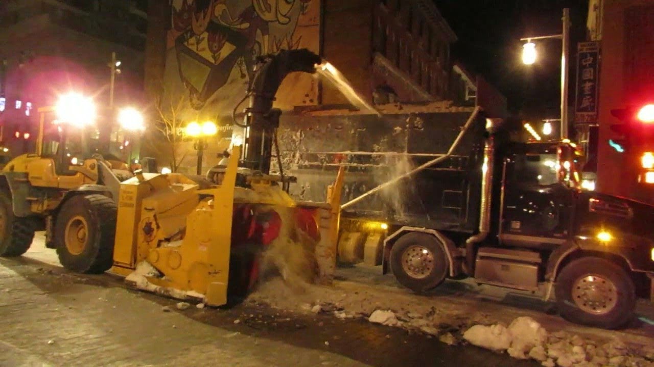 NICE SNOW REMOVAL JOB IN DOWNTOWN MONTREAL 011119 YouTube