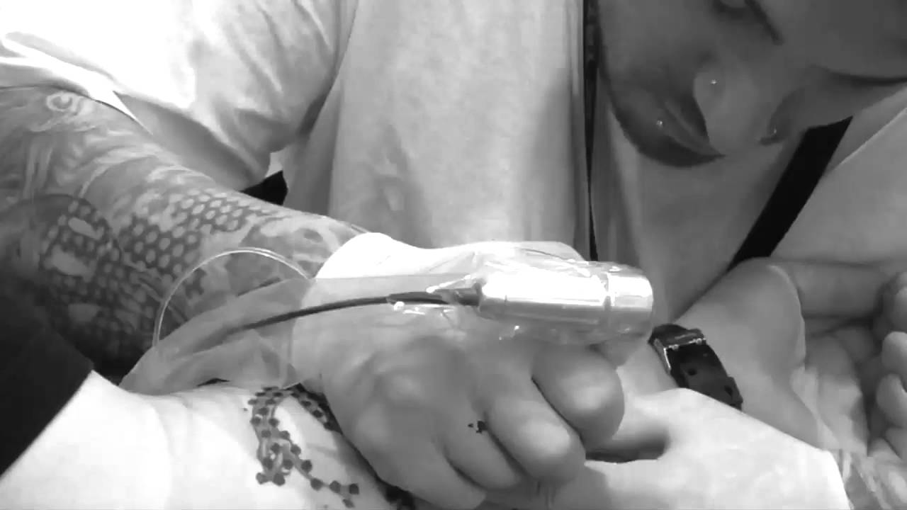 Tatt2Away In Action at DC Tattoo Expo