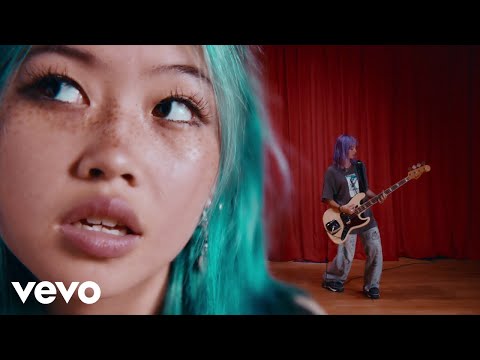 beabadoobee - She Plays Bass (Official Video)