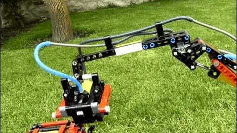 Lego Technic Unimog U400 (3/1) by Dokludi