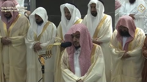 في أول صلاة له بالحرم المكي الشيخ د.الوليد الشمسان ⁩يتلو آيات قصة بقرة بني إسرائيل بأداء حُصَري متقن