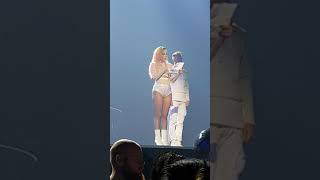 Lady Gaga - Reading fan letter (Joanne World Tour Montréal Nov 3)