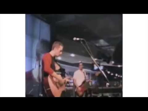 Coldplay - Yellow (HMV Webcast, July 10 2000)