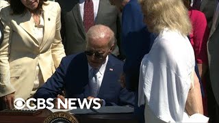 Biden signs CHIPS act into law