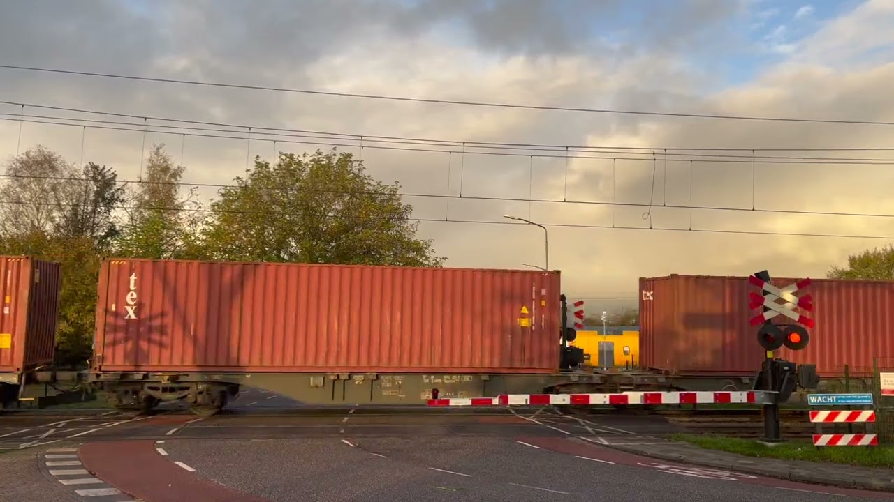 Spoorwegovergang Boxtel // Dutch Railroad Crossing