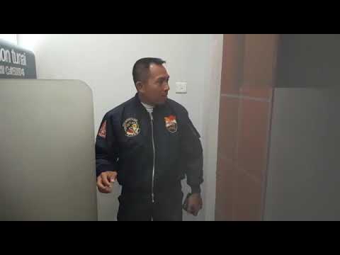CARA MENGELUARKAN KARTU ATM YANG TERTELAN DI MESIN ATM Jobs Riset TV di video kali ini saya akan ber. 