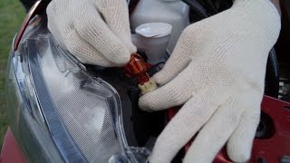 Mitsubishi Lancer - Front Right Turn Signal Light Bulb Replacement